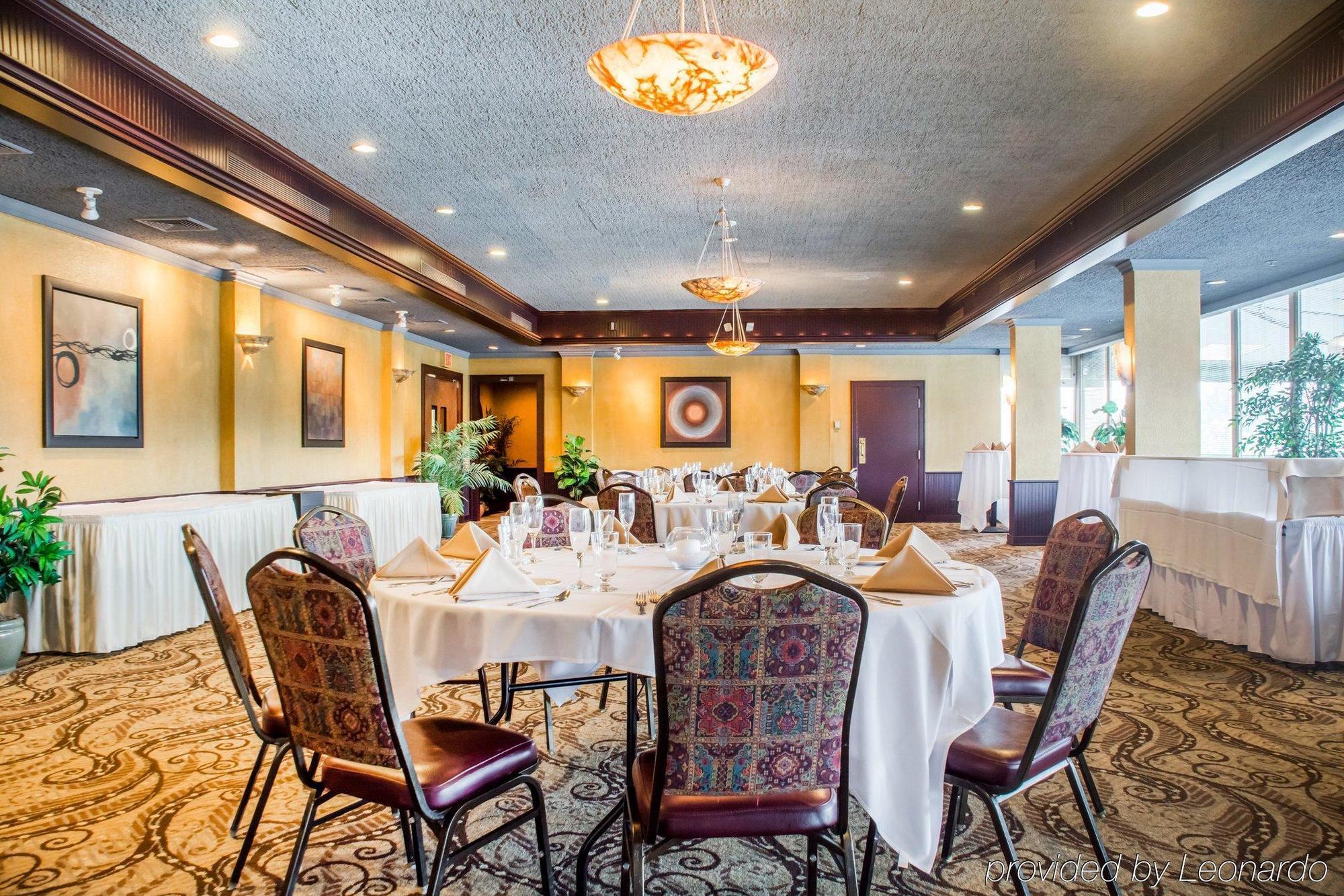 Clarion Hotel & Suites Riverfront Oswego Luaran gambar