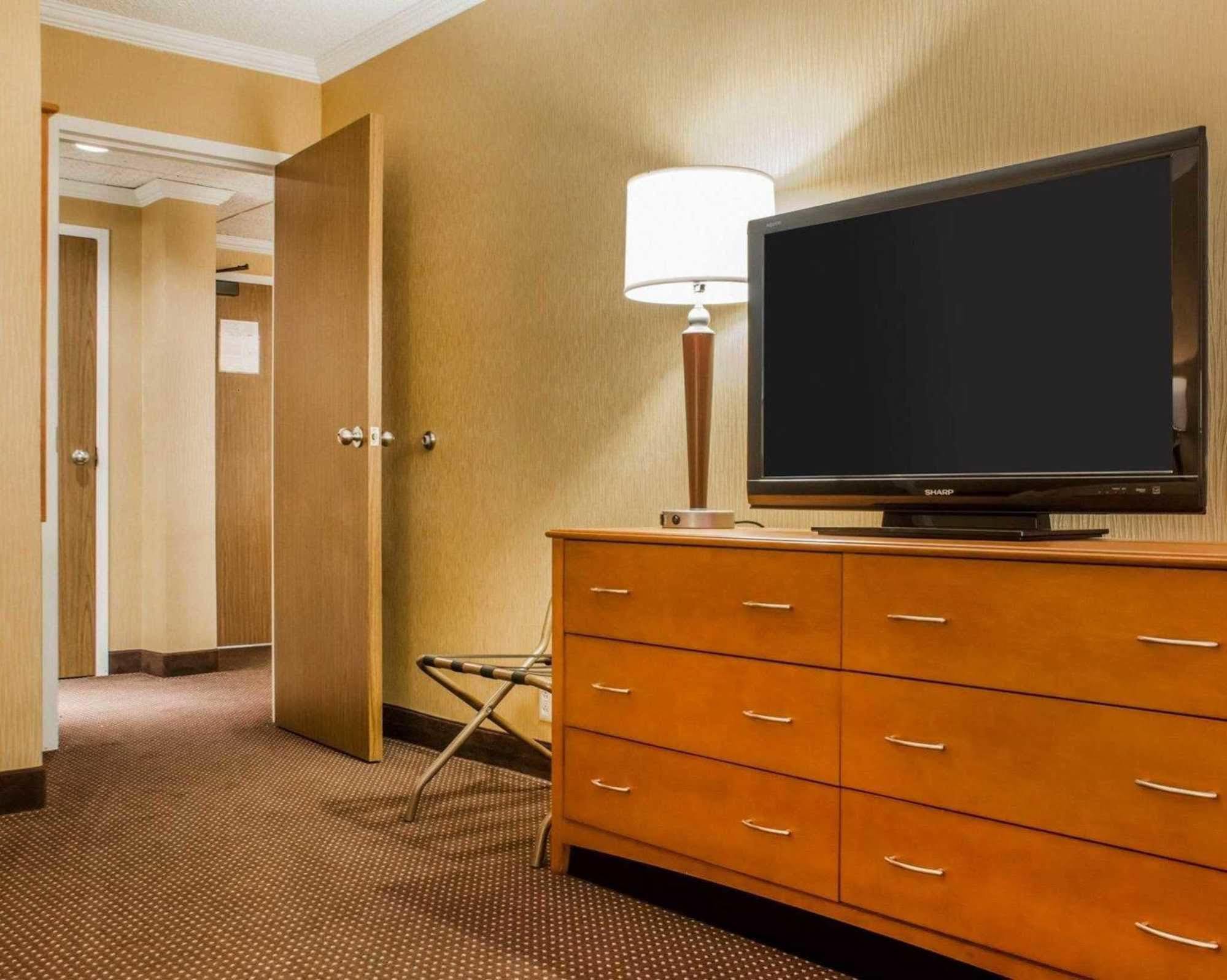 Clarion Hotel & Suites Riverfront Oswego Luaran gambar